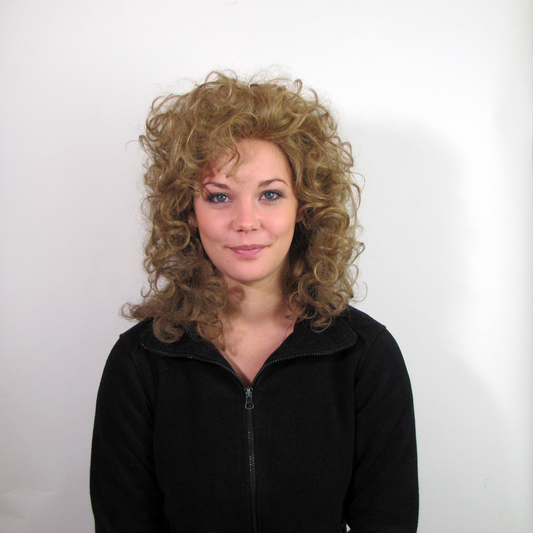 Damenperücke dunkelblond gelockt