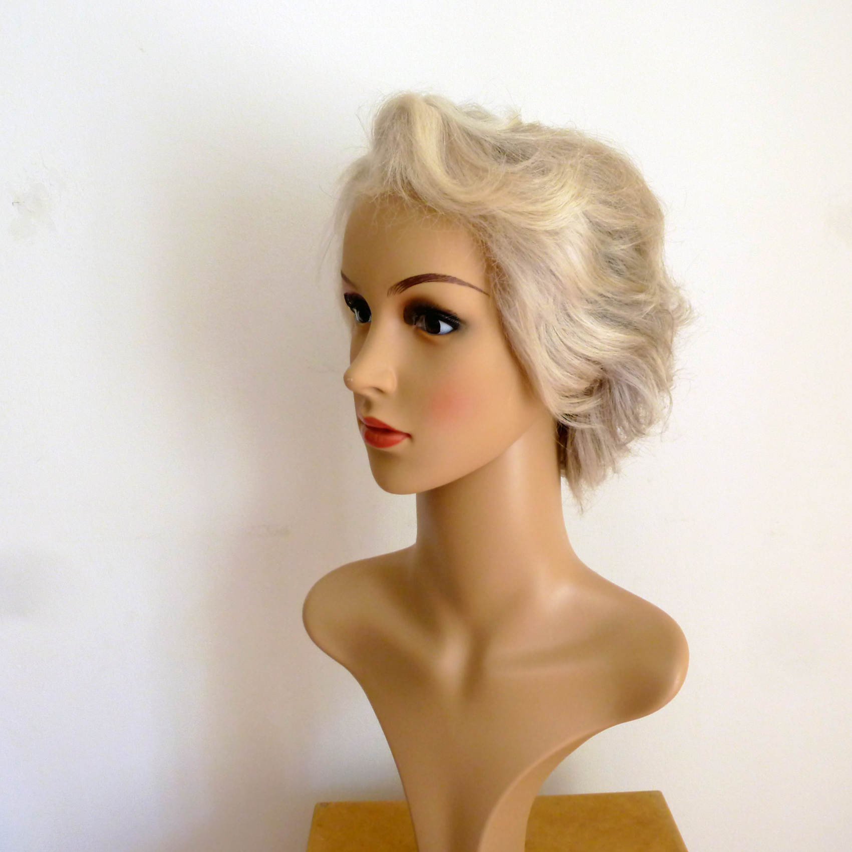 Weiß-graue Damenperücke Echthaar