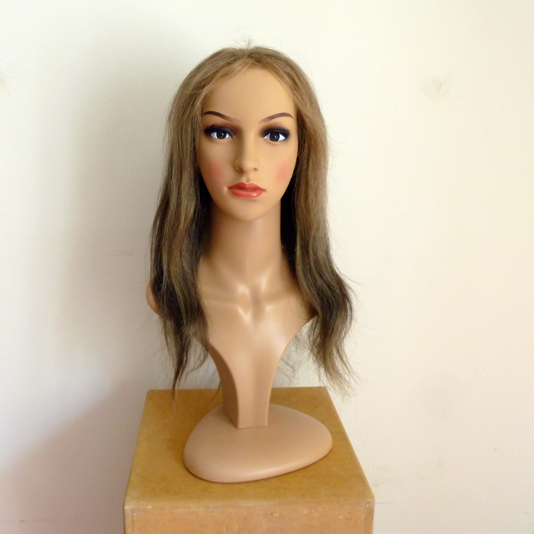 Natur-graue Damenperücke lang