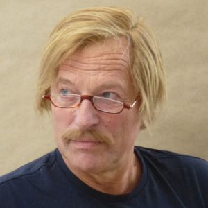 Blonde Herrenperücke mit Schnurbart