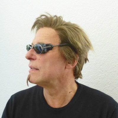 Herrenperücke flippig
